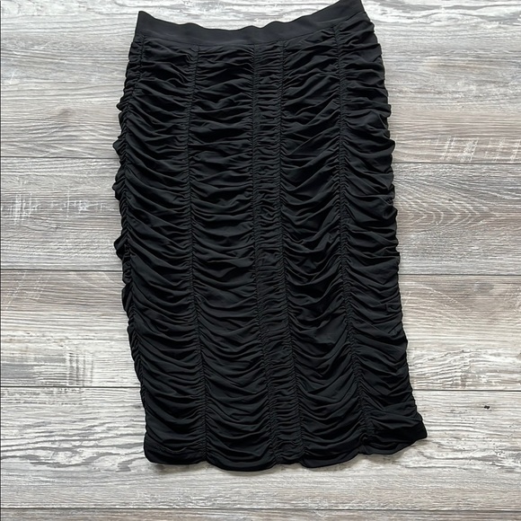Burberry Black Ruched Midi Pencil Skirt - Picture 1 of 10